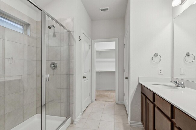 Building Photo - 1220 Johnson Dr