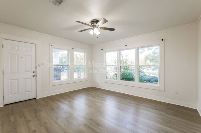 Building Photo - 310 W James Ave