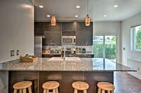 Building Photo - 462 E Haven Ave