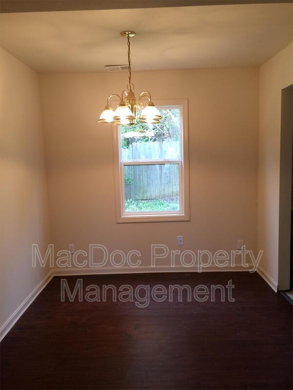 Building Photo - 298 Red Oak Dr
