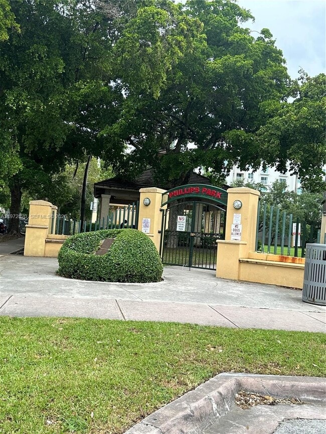 Building Photo - 124 Mendoza Ave