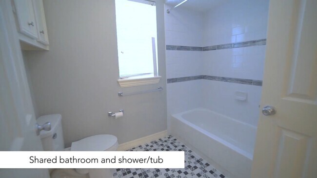 Building Photo - 3406 Kingsway Ct