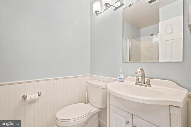 Building Photo - 12287 Wadsworth Way