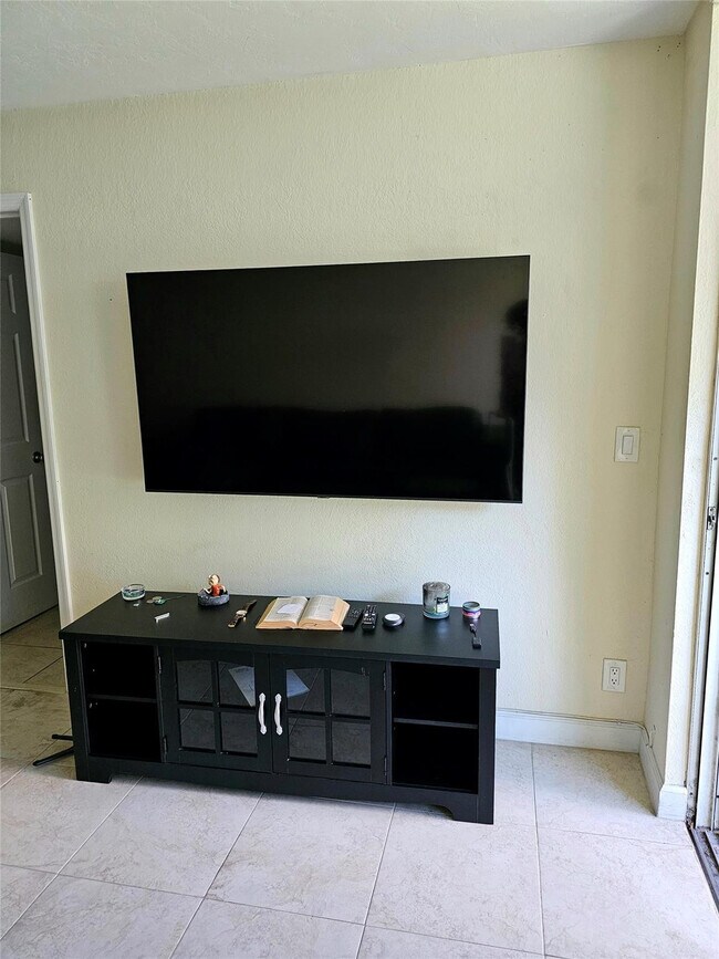 Building Photo - 8294 NW 24th St