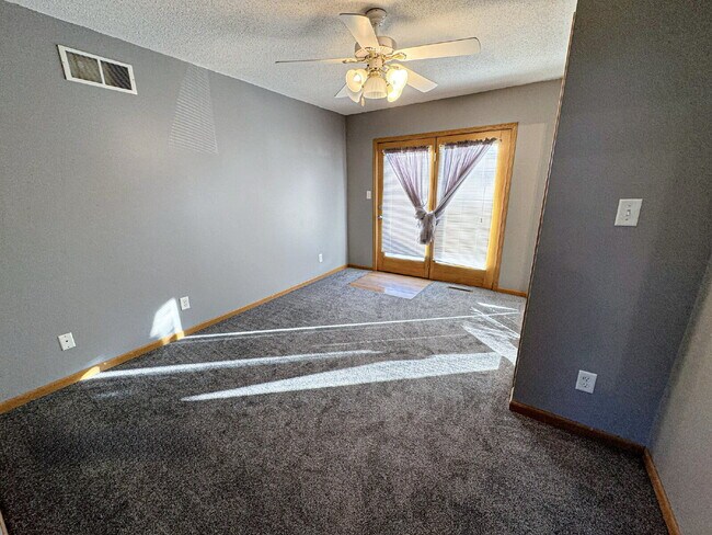 Building Photo - 402 S Illinois St