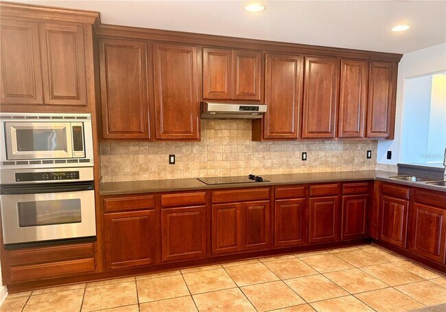 Building Photo - 8767 The Esplanade