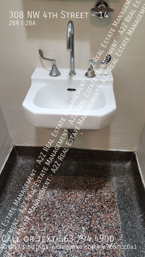 Building Photo - 2 Bedroom, 2 Bathroom Apartment in the old...