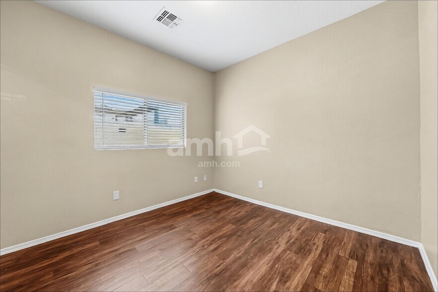 Building Photo - 2548 W Spencer Run