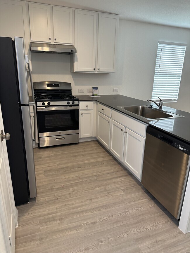 Building Photo - 3230 Carducci Dr