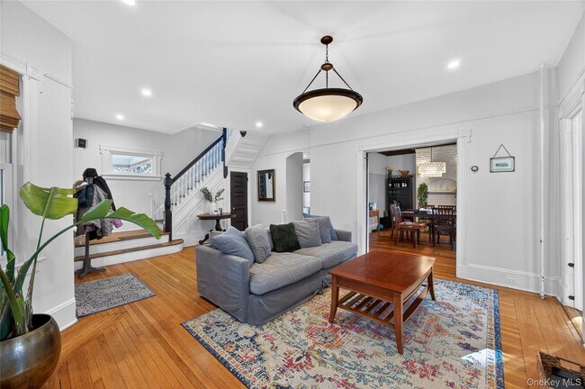 Building Photo - 121 Morris Ave