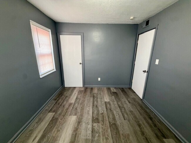Building Photo - Beautiful 3 Bedroom 1 Bath Home For Lease