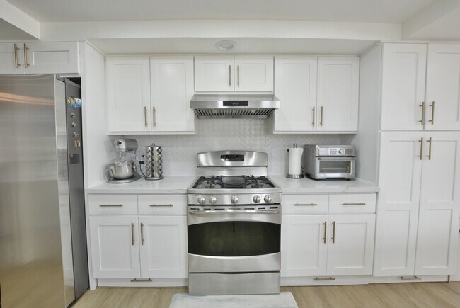 Building Photo - Beautifully Remodeled Blossom Valley 4 Bed...
