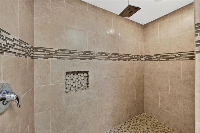 Building Photo - Gorgeous Updated Home in the Heart of Eagle Hills