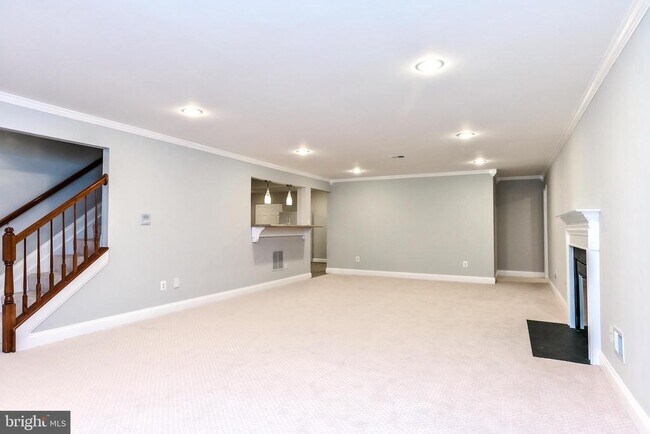 Building Photo - 6916 Birkenhead Pl