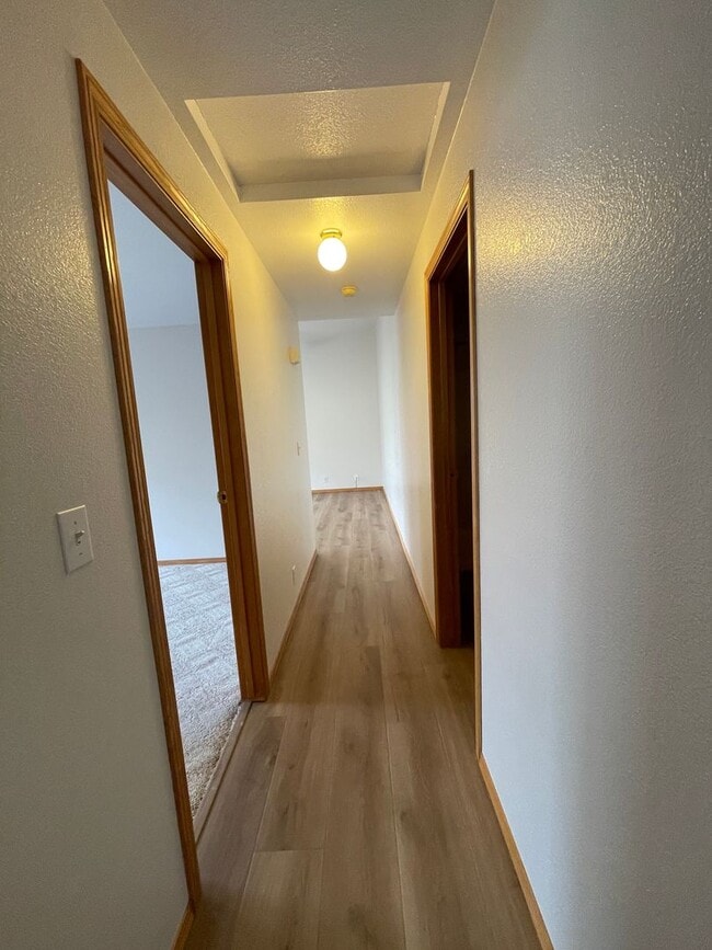 Building Photo - 1399 Chickadee Ct