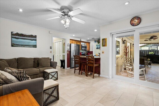 Building Photo - 1275 Summerwood Cir