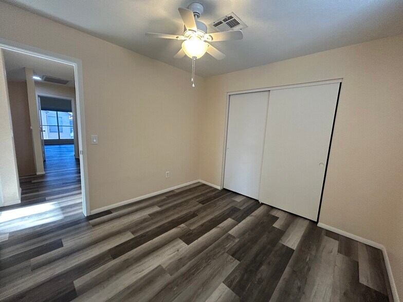 Building Photo - 505 E Kerry Ln