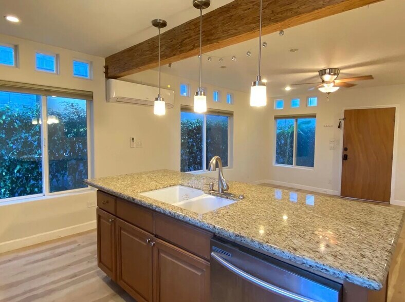 Building Photo - 538 Brooks Ave