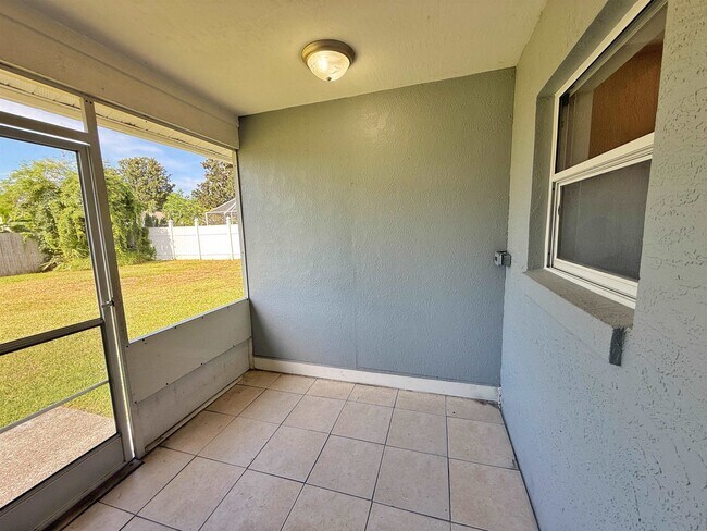 Building Photo - 39 Fischer Ln