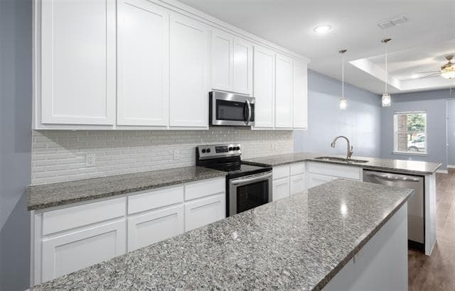 Building Photo - 652 River Garden Dr