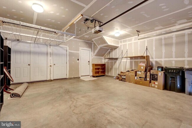 Building Photo - 8854 Orchard Ln