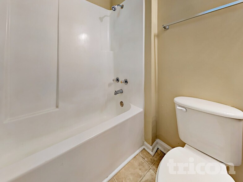 Building Photo - 4185 Bradley Dr SW