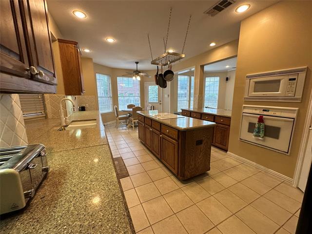 Building Photo - 503 Ironwood Dr