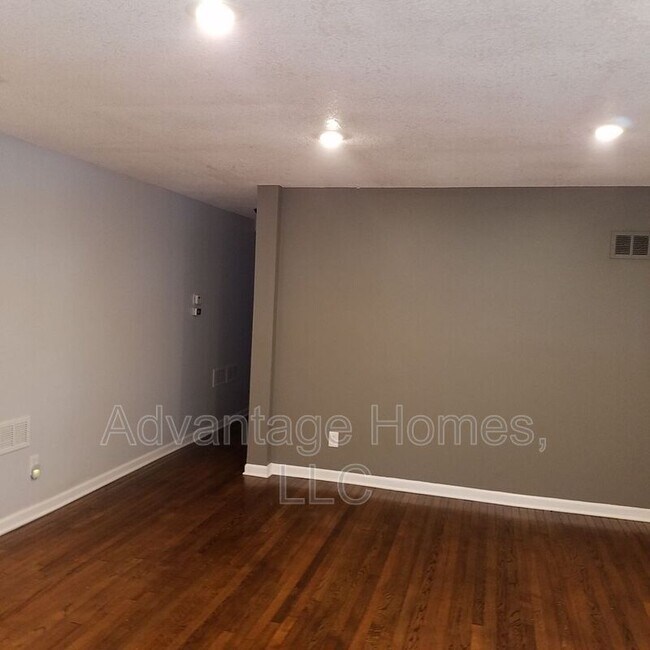 Building Photo - 8239 Woodward St