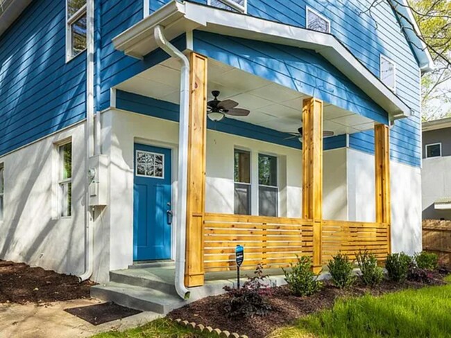 Building Photo - Spacious 5BR/3.5 BA Renovated Home Near Beltline with Off-Street Parking