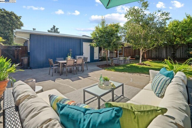 Building Photo - 801 Richmond Ave