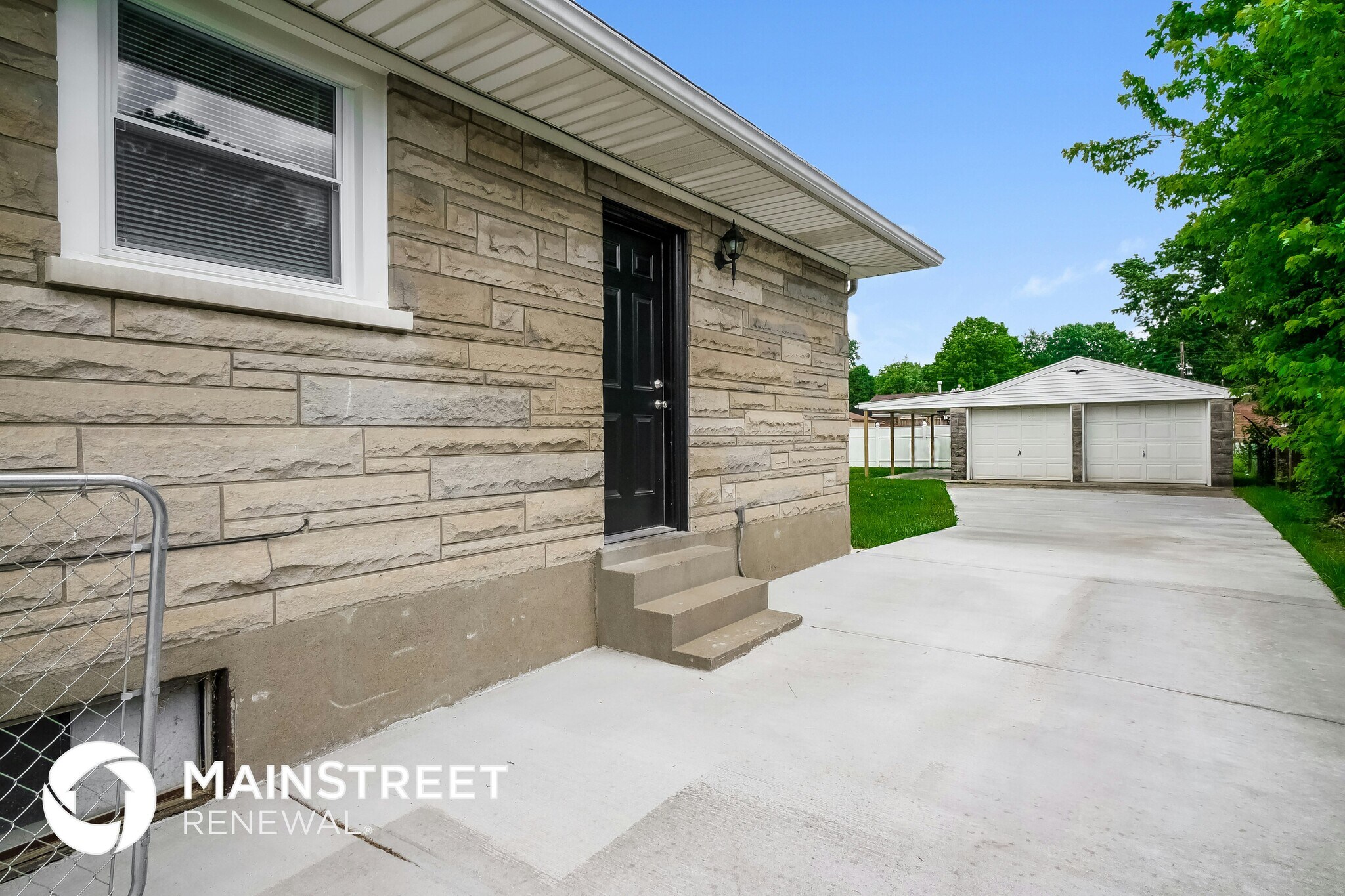 Building Photo - 2309 Burrell Dr