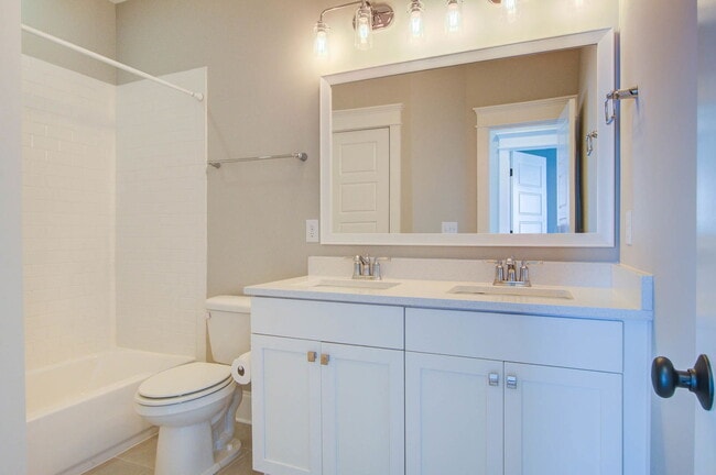 Building Photo - 1636 Juliana St