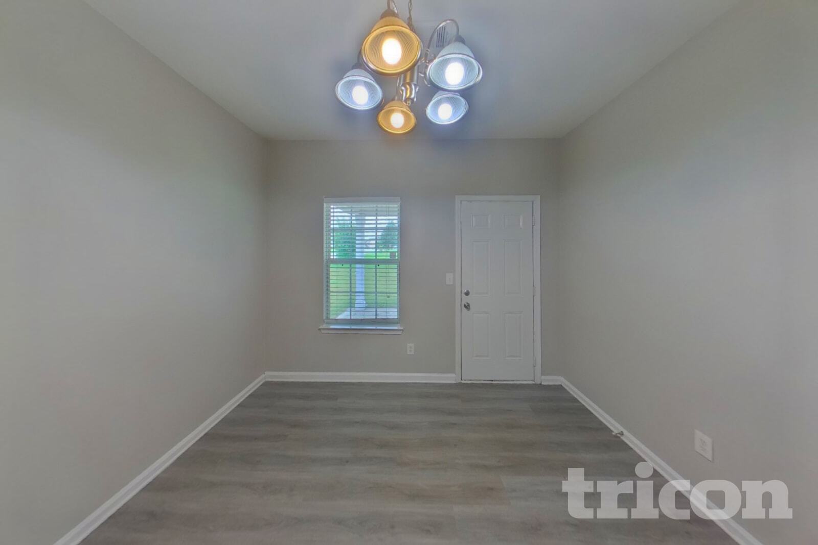 Building Photo - 15 Silver Willow Walk