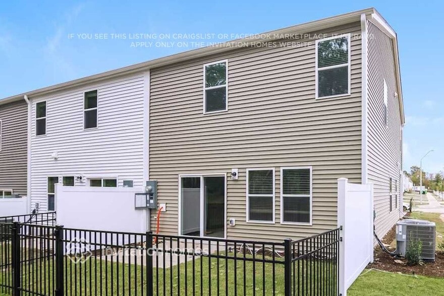 Building Photo - 1001 Greenville Wy