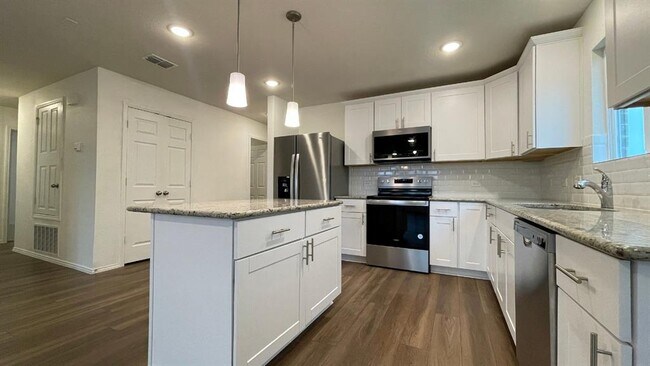 Building Photo - 1315 Binfield Dr