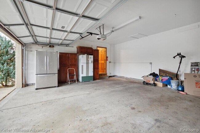 Building Photo - 19263 Sunset St