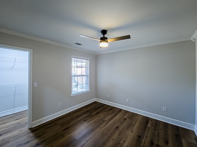 Building Photo - 105 Cypress Ridge Rd