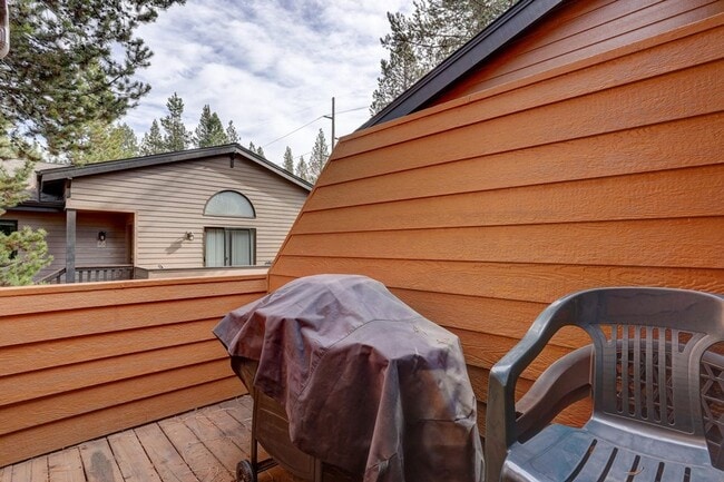 Building Photo - 56858 Enterprise Dr