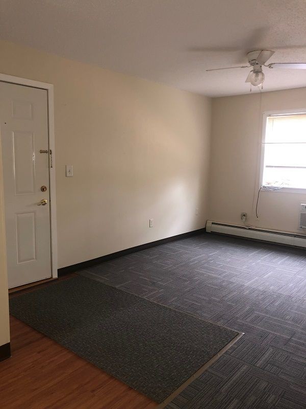 Building Photo - Cant Beat this Deal--590
