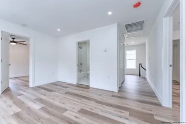 Building Photo - Fully renovated RARE 2BR 2 FULL BATH apartment!