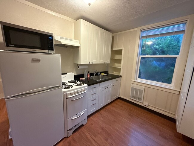 Building Photo - 229-229B 27th St