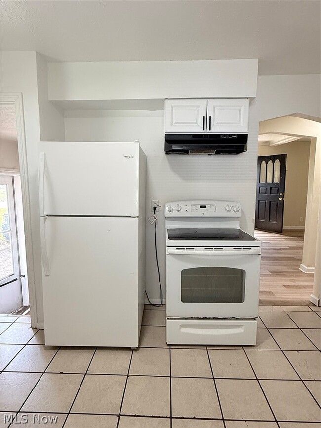 Building Photo - 18505 Raymond St