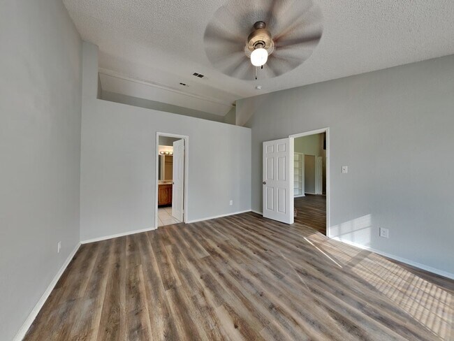 Building Photo - 1056 Twin Falls Dr