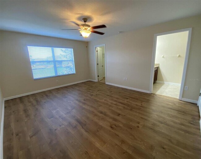 Building Photo - 12013 Greengate Dr