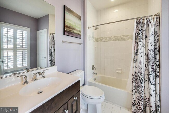 Building Photo - 10821 Symphony Park Dr