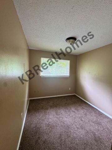 Building Photo - 4434 Whiteside St