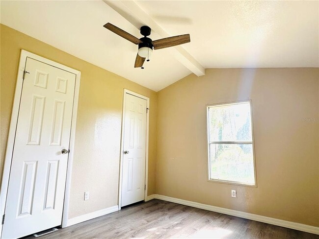 Building Photo - 610 Grove Dr