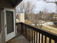 Building Photo - One Bedroom Top Floor Corner Unit Condo