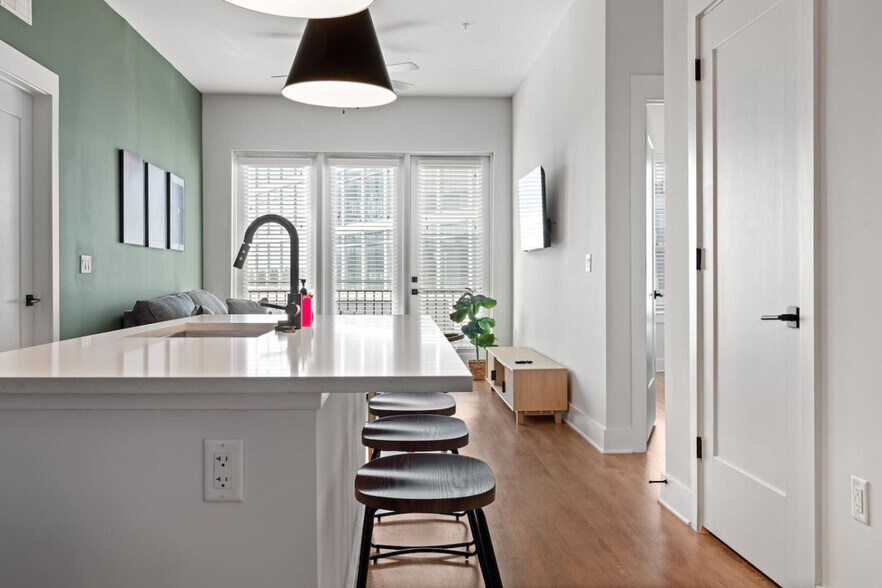 Building Photo - 801 N Mac Dill Ave