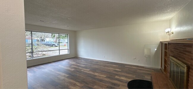 Building Photo - 938 Madison St